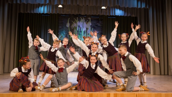 Māmiņdienas koncerts “Mammu, es varu!” Aucē