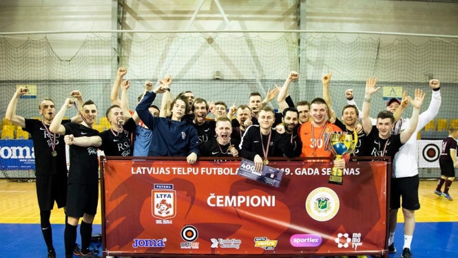 Dobelniekiem Latvijas telpu futbolā čempionu tituls