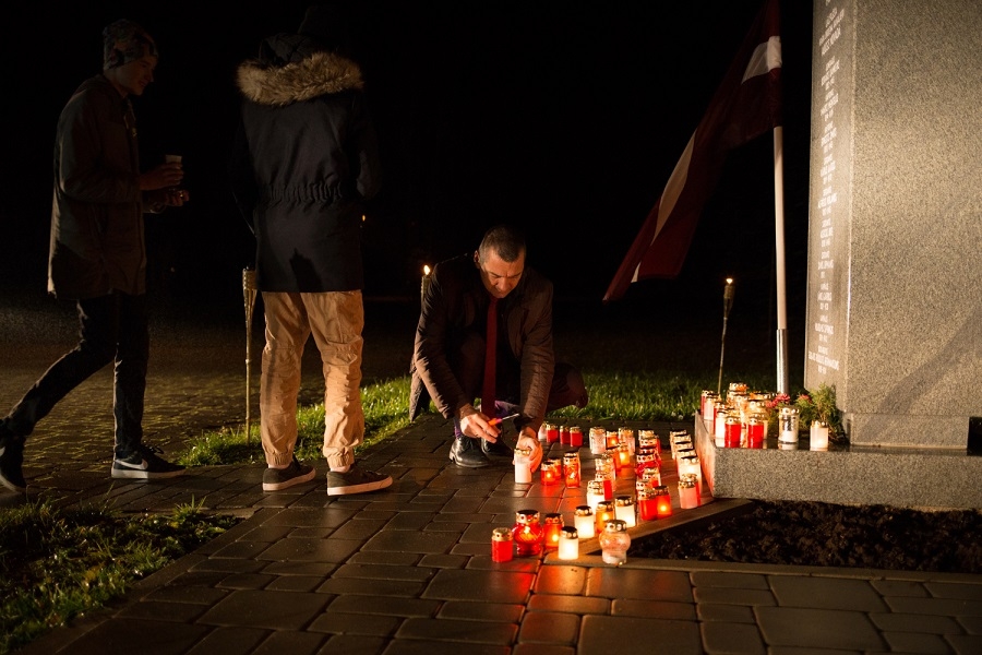 Latvijas brīvības cīnītāju piemiņas godināšana Lāčplēša dienā