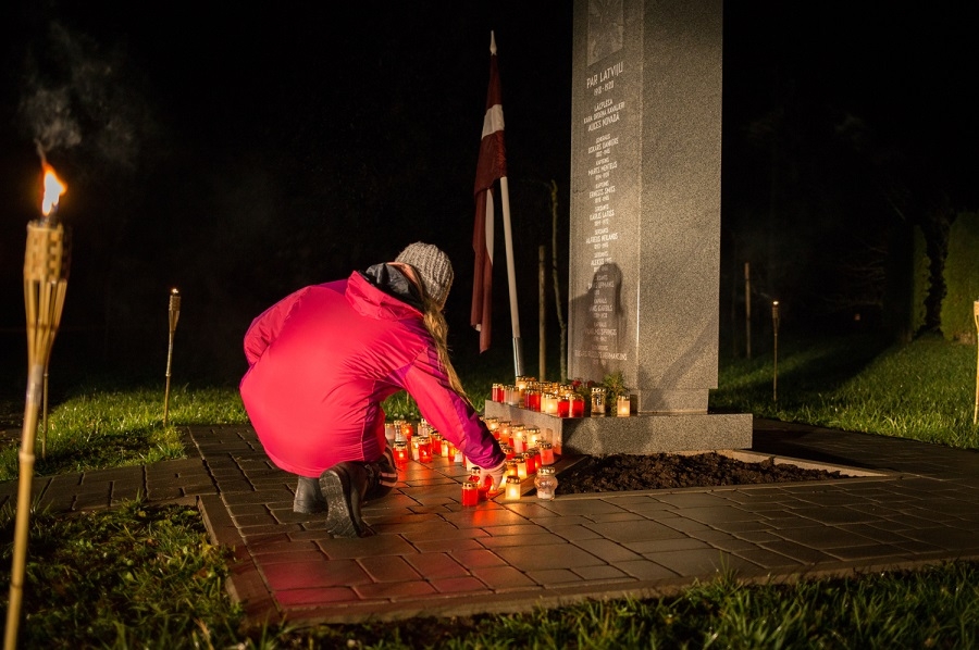 Latvijas brīvības cīnītāju piemiņas godināšana Lāčplēša dienā