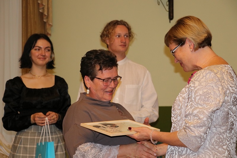 laureātu cildināšanas ceremonija