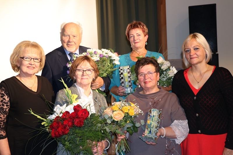 laureātu cildināšanas ceremonija