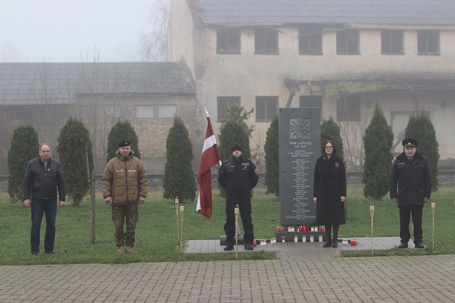 Latvijas brīvības cīnītāju piemiņas godināšana Lāčplēša dienā