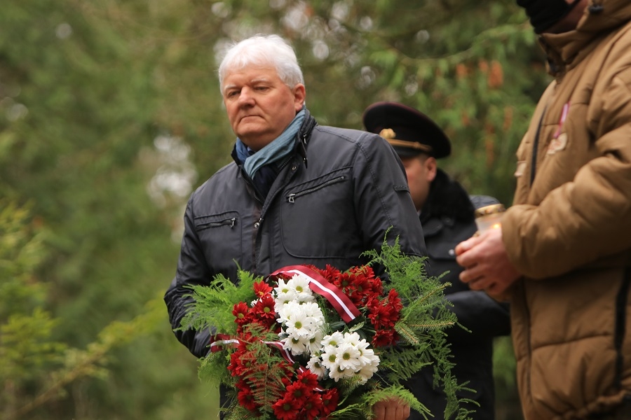 Latvijas brīvības cīnītāju piemiņas godināšana Lāčplēša dienā