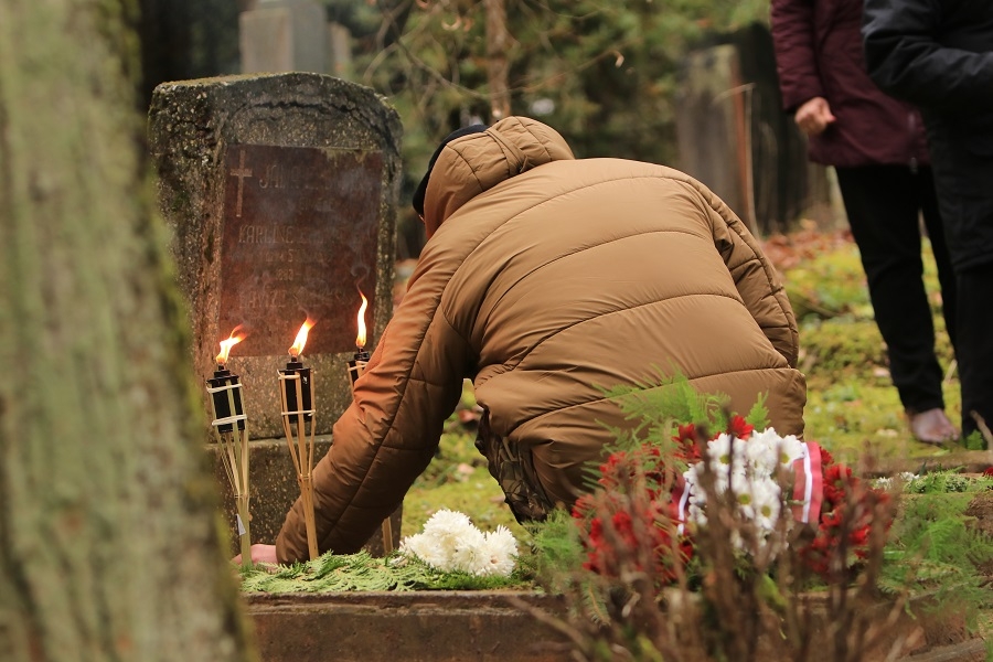 Latvijas brīvības cīnītāju piemiņas godināšana Lāčplēša dienā
