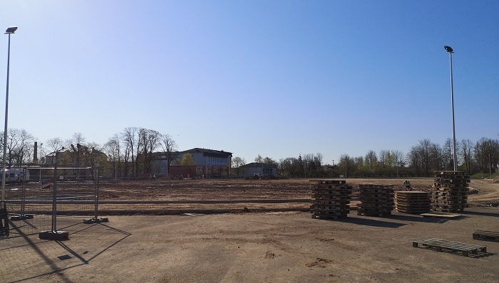 Dobele plaukst un attīstās