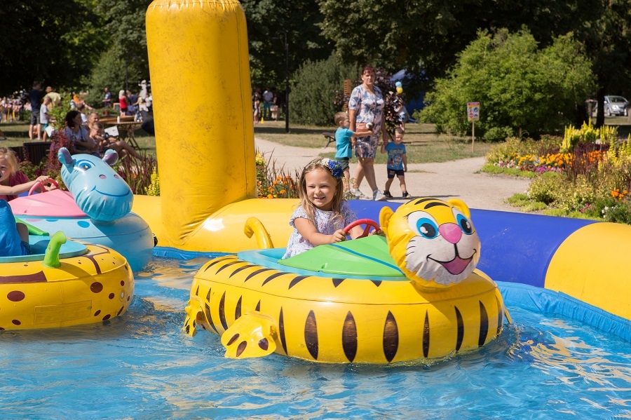 Mazie Auces pilsētas svētki