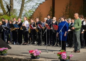 Emocionāli izskanējis Gunāra Ordelovska 95. gadadienai veltītais pūtēju orķestru koncerts Aucē